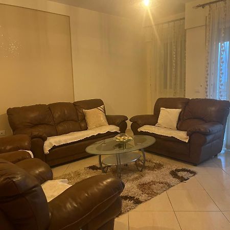 Ales' Apartment Дуррес Экстерьер фото